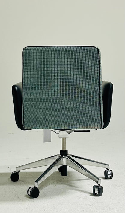 Nienkamper - Vuelo Low Back Conference Chair