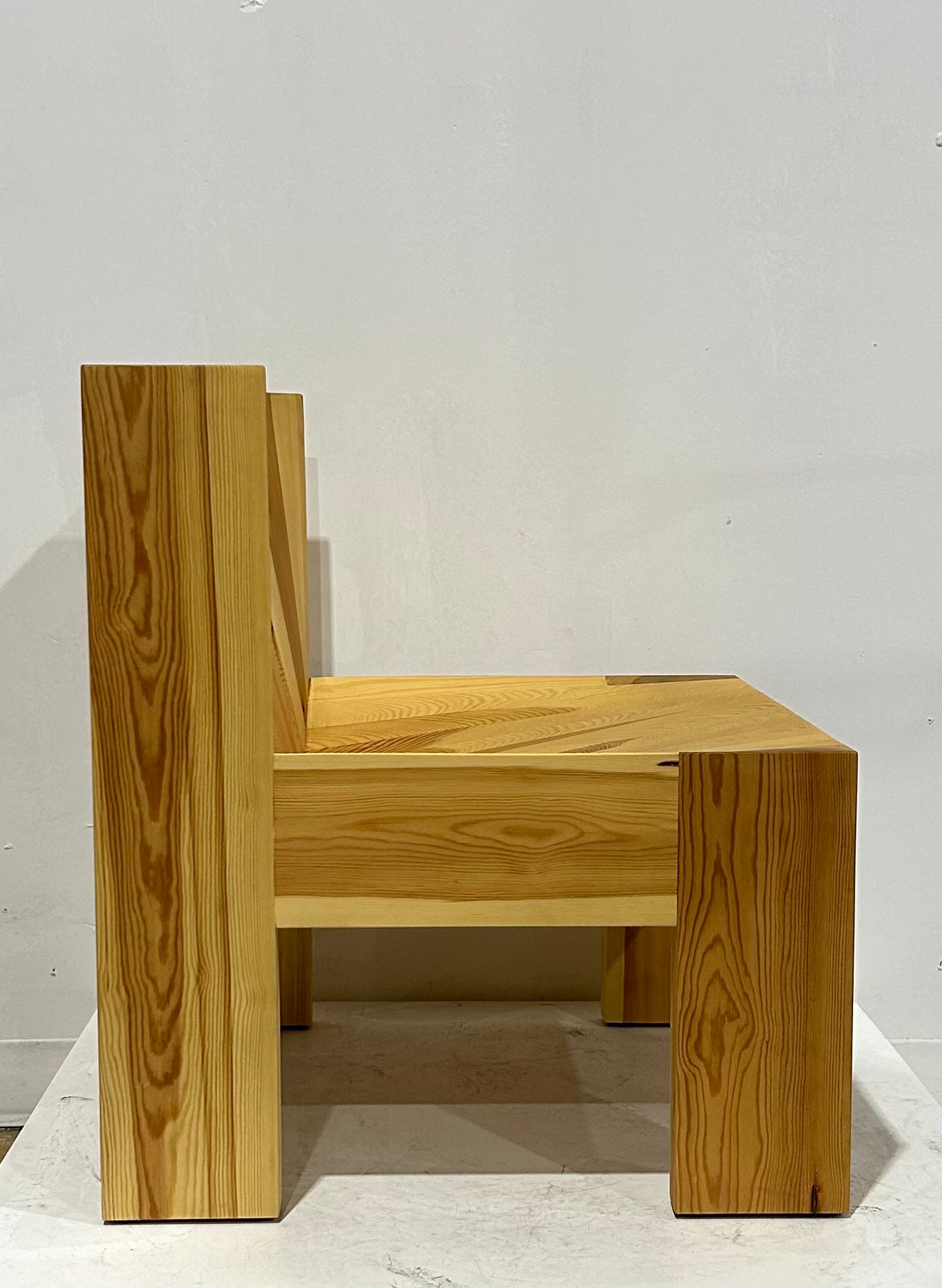 Vaarnii - Pine Wood 005 Lounge Chair